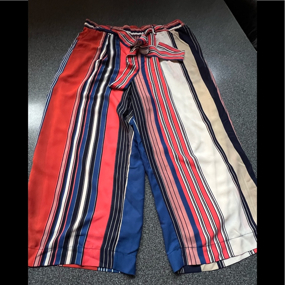 Cropped stripe pants